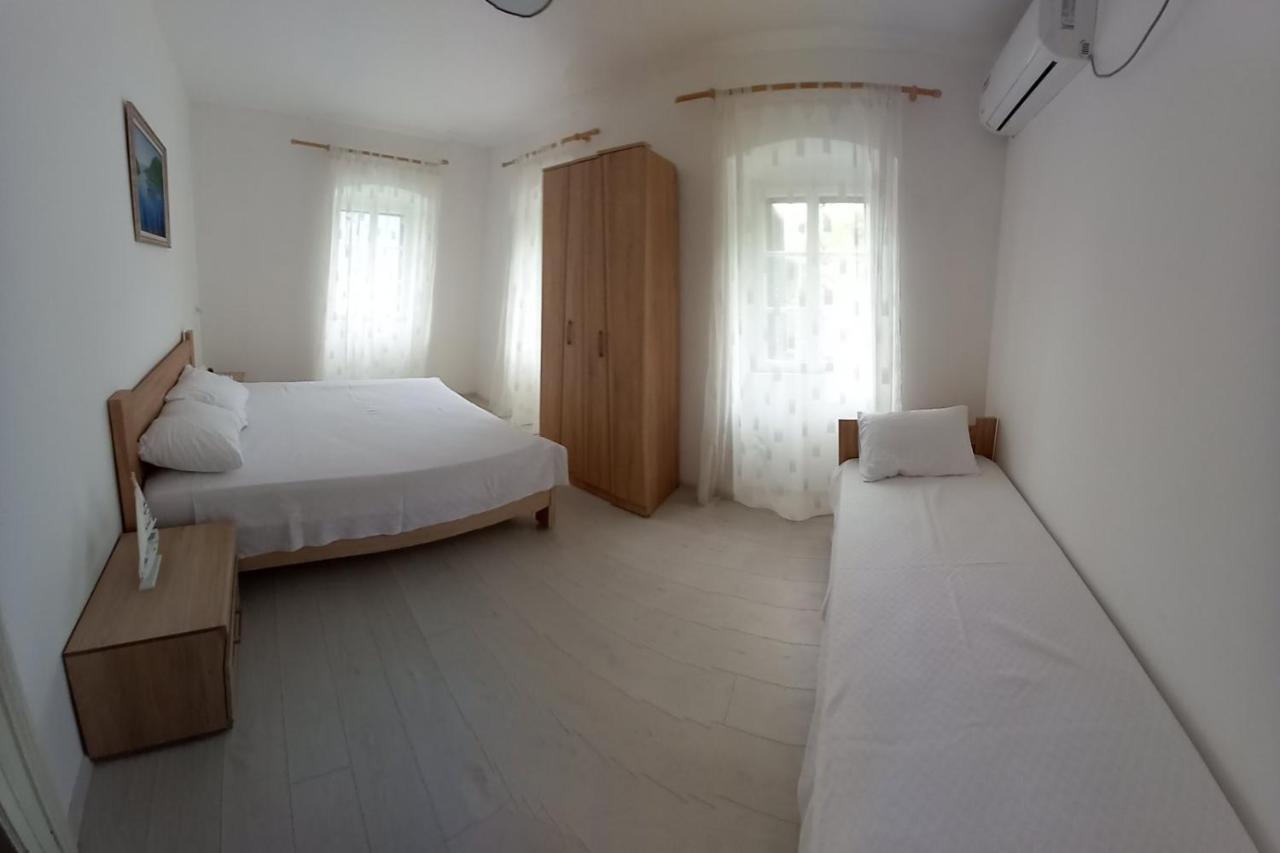Apartments Dabovic Kotor Luaran gambar