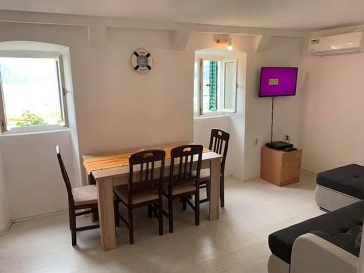 Apartments Dabovic Kotor Luaran gambar