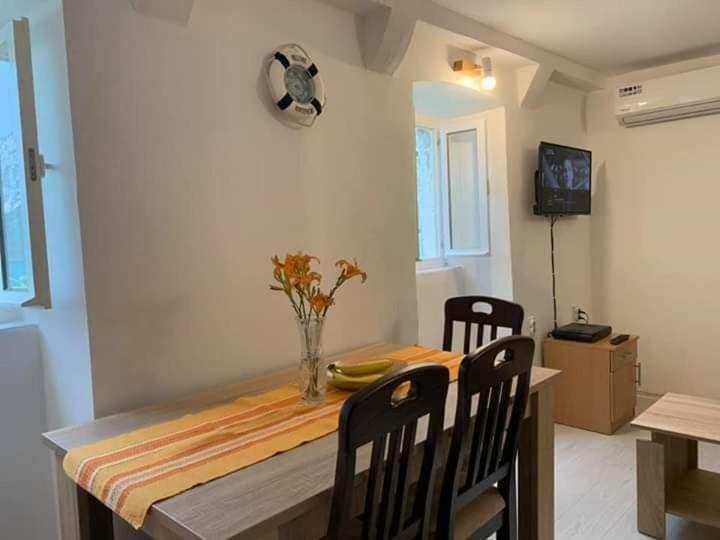 Apartments Dabovic Kotor Luaran gambar